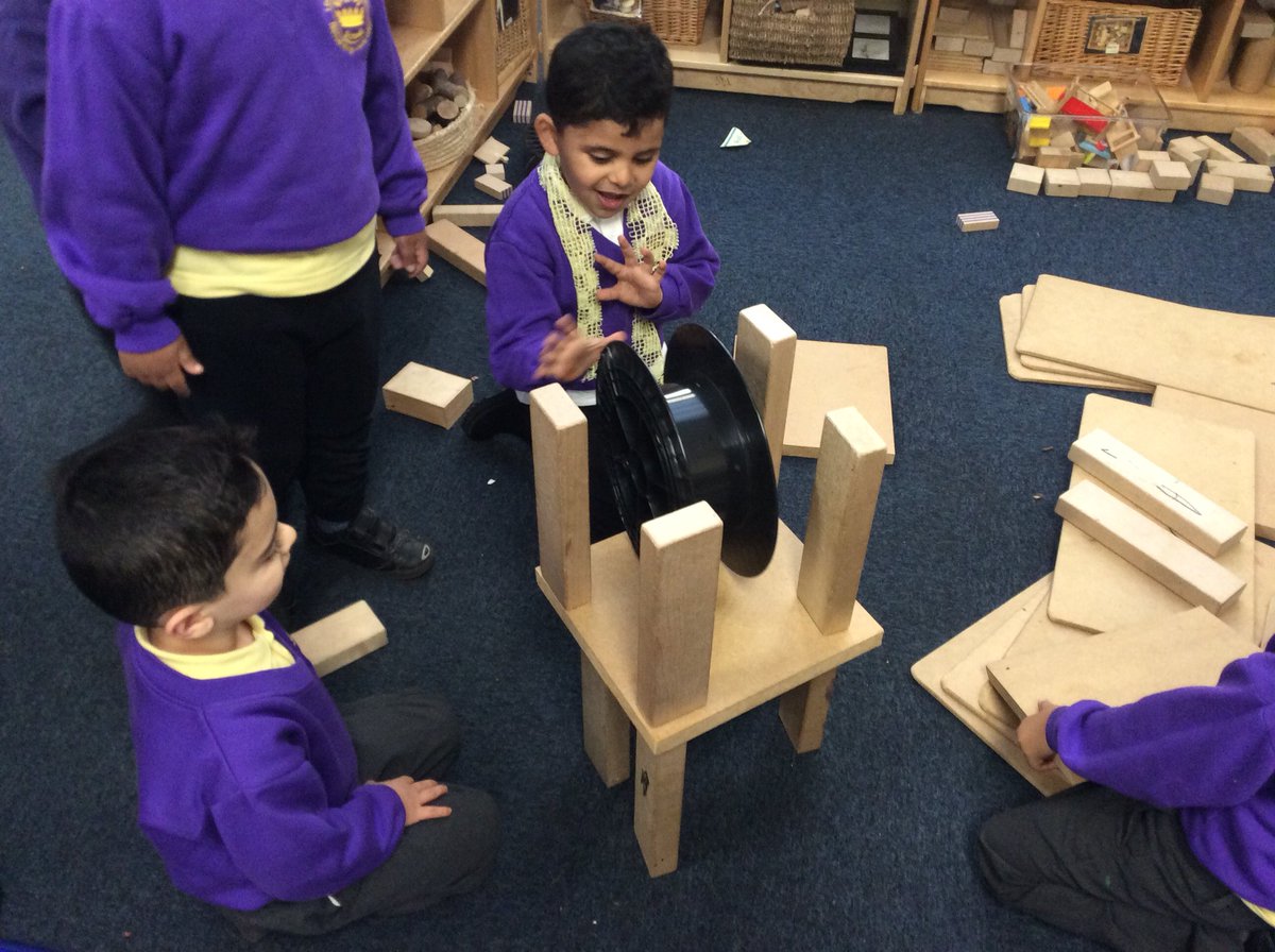 RecKingsley's tweet photo. Problem solving, when one child wants the reel in the centre of the blocks it’s time to think critically and figure out a way we can make this happen....the children did it! They took everyone’s choices into consideration and ended up creating a fantastic structure. https://t.co/BELf1LplAi