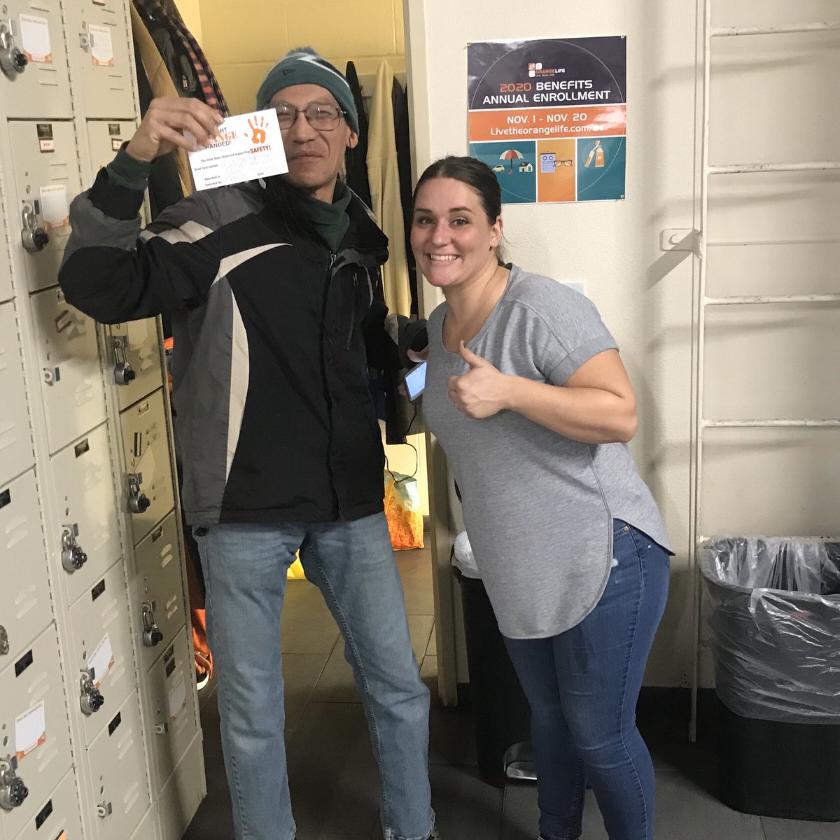 Genny (@gkerr0211) on Twitter photo Caught Ed orange handed helping me out by picking up ice I was dropping right behind me!! Thanks Ed!! #orangehanded #4040rocks <a href="/RLM4040/">Robert</a> <a href="/FroFroAtDepot/">John Froehlich</a> <a href="/cayselahrman/">CayseLahrman</a> @jessica_witte_ <a href="/MattClarkeTHD/">Matt Clarke</a> Caught Ed orange handed helping me out by picking up ice I was dropping right behind me!! Thanks Ed!! #orangehanded #4040rocks <a href="/RLM4040/">Robert</a> <a href="/FroFroAtDepot/">John Froehlich</a> <a href="/cayselahrman/">CayseLahrman</a> @jessica_witte_ <a href="/MattClarkeTHD/">Matt Clarke</a>