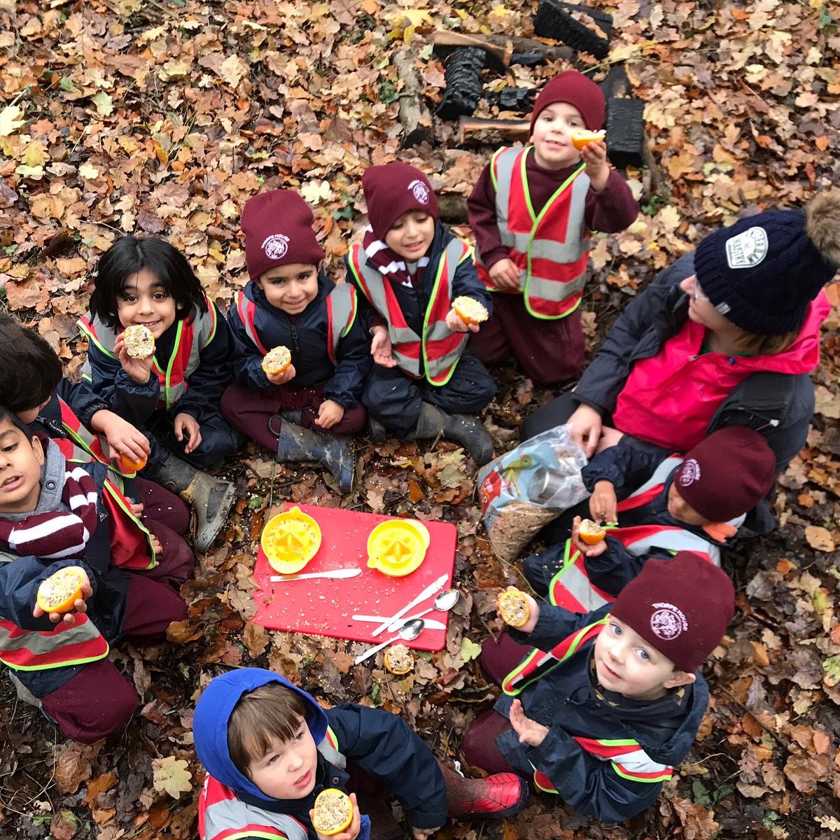 thorpehousesch's tweet photo. #ThorpeExplorers #EarlyYears #ForestFriday - caring boys making bird feeders! Cutting, juicing, squeezing, squashing, tasting, adding, sprinkling, pressing... and finding the perfect spot for feathered friends to feed! @GXLocal @GoodSchoolsUK @iapsuk @TLBMagazine @muddystiletto https://t.co/JetdgmUdRv