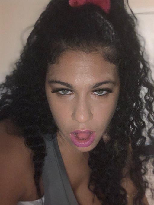 Wanna put that fat 🙀on my👅 Come ride this pretty fucking face💦 https://t.co/VSRCqvhTpf https://t.co/<a href="/tag/solefetish"class="tags"><span>#solefetish</span></a><a href="/tag/footfet%C4%B1sh"class="tags"><span>#footfetısh</span></a>