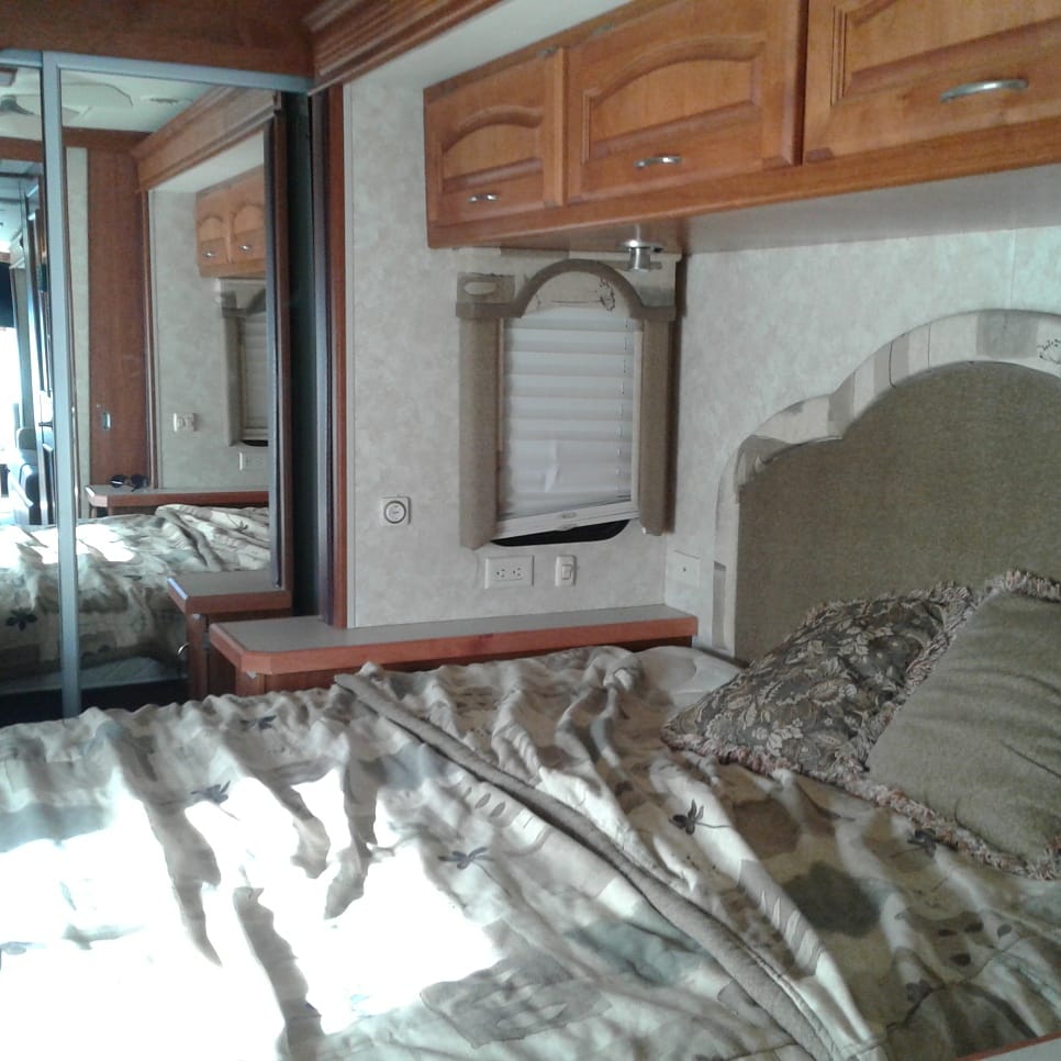 InterstateSales's tweet photo. ⚡⚡⚡2007 Neptune XL⚡⚡⚡
Holidays are here  ❗❗❗
What an amazing way to travel🚀🚀
🤳Call us today to be preapproved 🖋over the phone without even walking through the door 🏙
☎️(478)956-5674
🌐https://t.co/6Mv7Kx2z1o
#usedrvsforsale https://t.co/Pj1sUAbB5J
