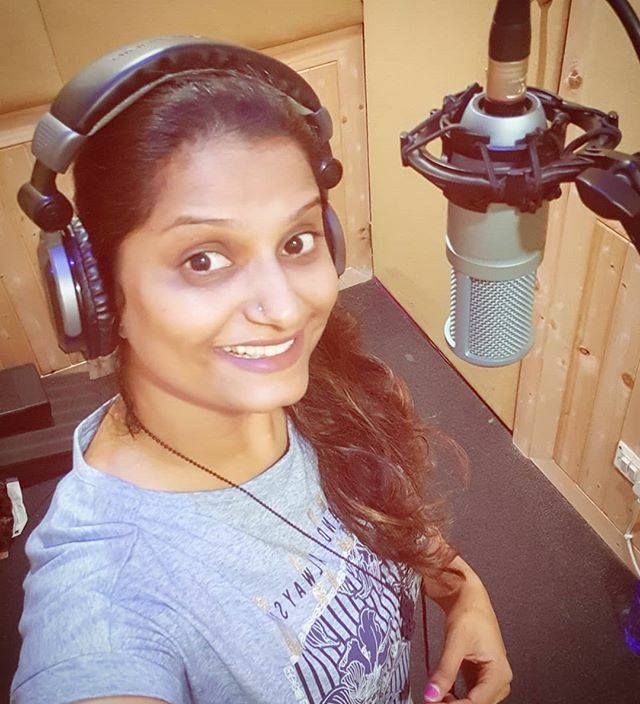 kavitaraam's tweet photo. Recorded a very soothing and different romantic song today @parvistudio dadar west.. music by my dear friend @pravindone lyrics - @chetanjadhav! thank u so much pravin! proud of you.. keep it up mitra!
#kavitaraam #playblacksinger #workmodeon #recotime #recolife #kavisings โฆ https://t.co/uhdNV3fw8S