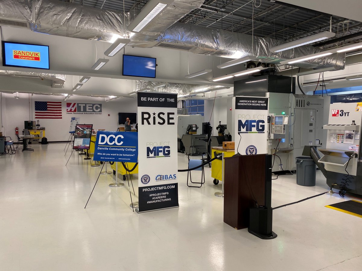 Mastercam's tweet photo. This week @ProjectMFG is at @DanvilleCommunityCollege w/ @BarefootCNC! https://t.co/pdvMROmHzi

#Haas #ProjectMFG #Rise #challenge #CNCMachining #Future #inspire #cooljobs #MastercamEverywhere #competition #FutureMFG #Manufacturing https://t.co/QUph5zUac1