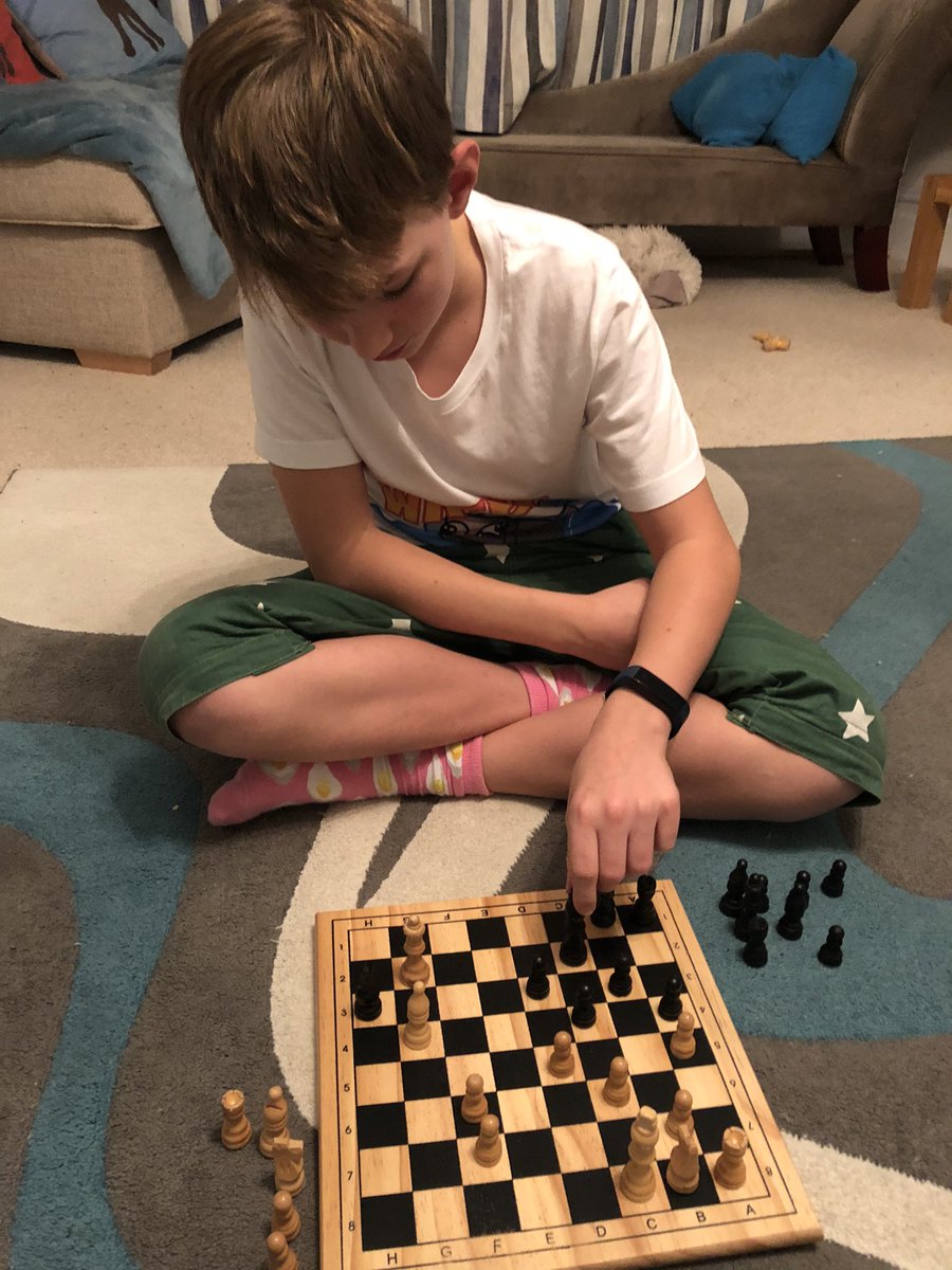 MattOnThePier's tweet photo. I.......might......actually........win one....... #FridayNightChess https://t.co/sGWIjqs7wT