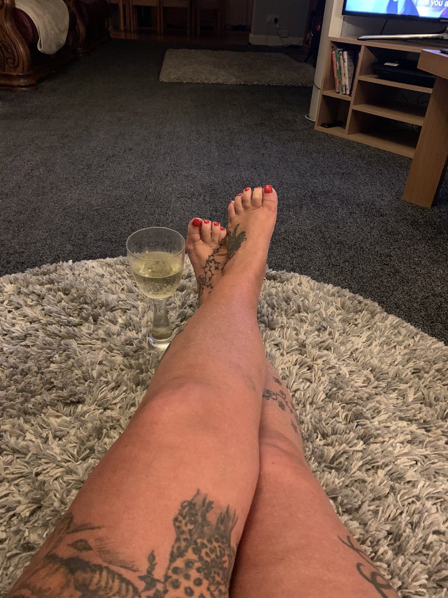 shirley33612476's tweet photo. #mytime #winetime #needpractise #outwithbestietommorow #shesabadinfluence https://t.co/BSp8fY9mcd