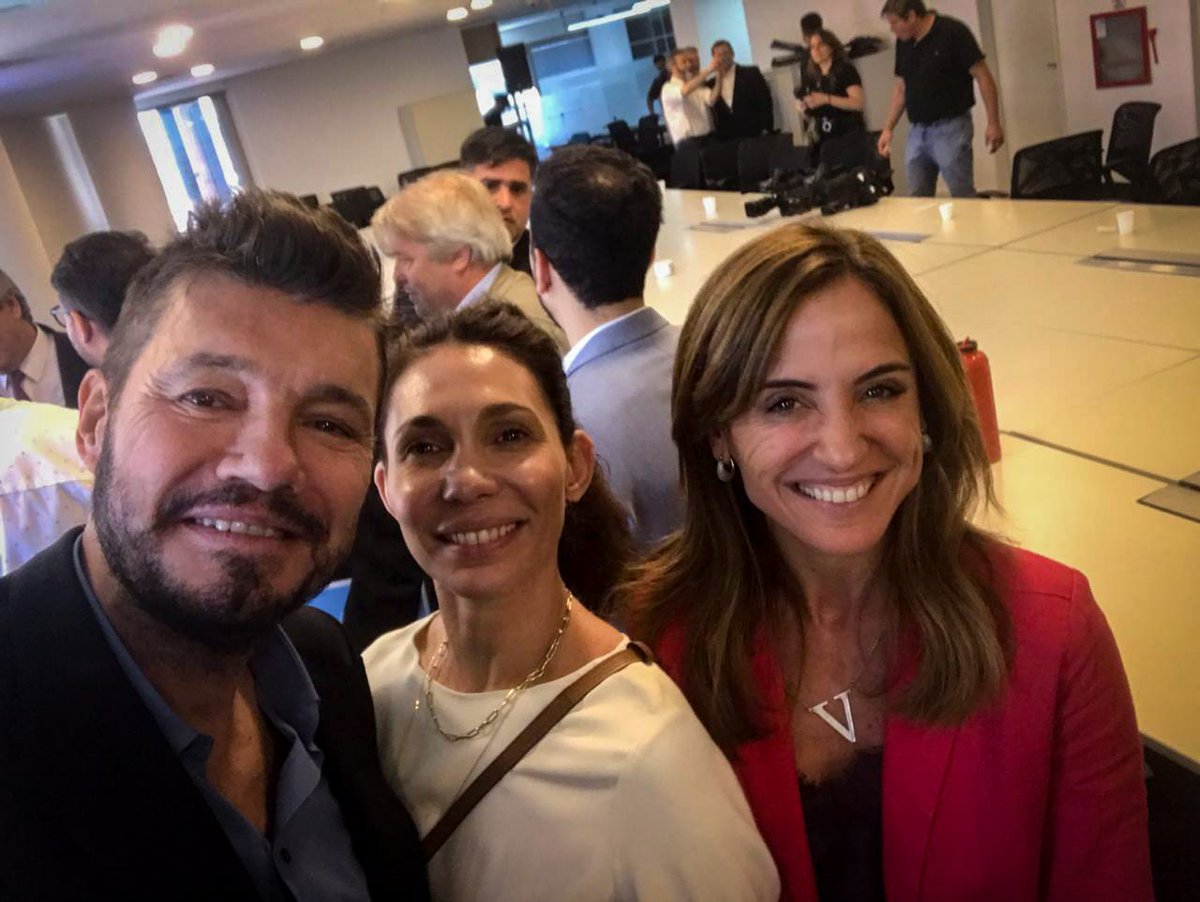 vtolosapaz's tweet photo. Junto a @cuervotinelli y @MARIACHER, con quienes participamos del #ArgentinaContraElHambre
No hace falta venir de la política para comprometerse con la emergencia alimentaria que se atraviesa, sólo se necesita sensibilidad social.
Nuestra Argentina necesita de todos. https://t.co/DejotrMy8K