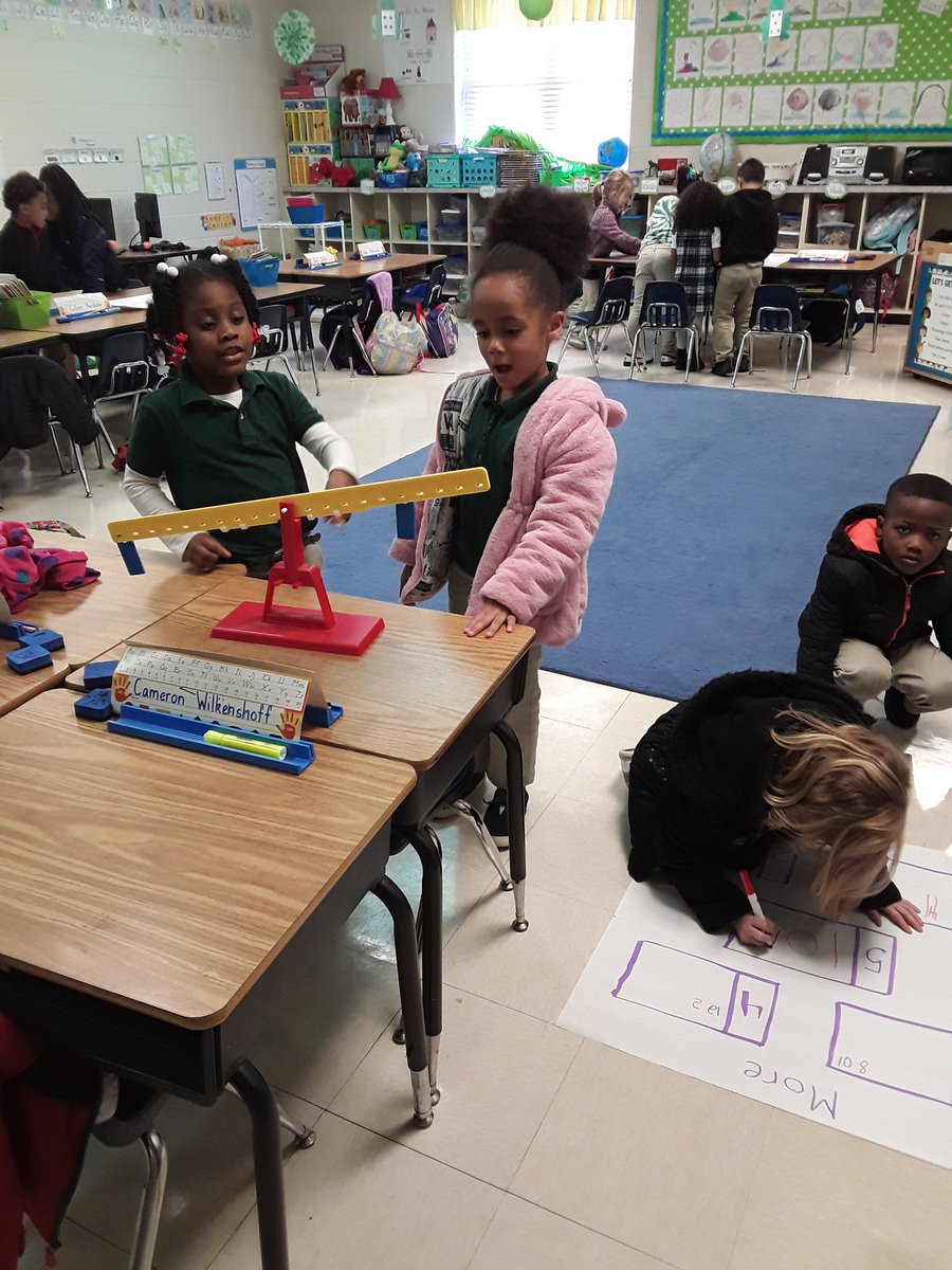 ErdKinders's tweet photo. My kindergartners had fun reviewing various standards while doing carousel rotations during Math!! #collaborativegroups  @PrincipalERD @DicksonTigers https://t.co/MR04Cvqiqs