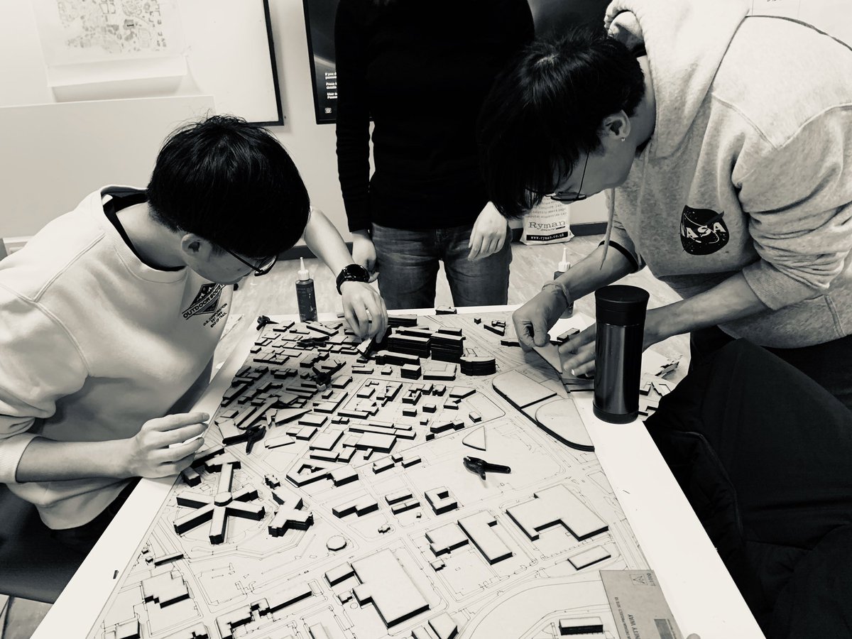 design_pb's tweet photo. #modelmaking with @OfficialUoM #urbandesign students today - very busy studio! Major part of their urban analysis and later as part of their design development #theurbandesignprocess - plus lots of fun! Looking forward to seeing final products next week. #UDIP https://t.co/pUsntTTiiJ