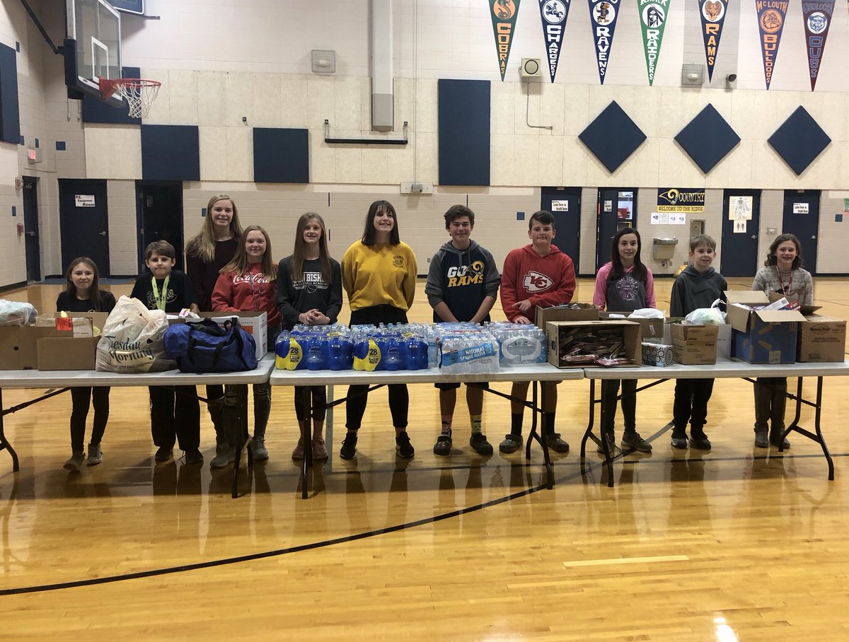 PrmsArt's tweet photo. Thanks to our Stuco members for all their hard work during the VA Drive. The school collected a total of 1,651 items this year to donate. #veteransdrive ⁦@USD449⁩ ⁦@LSiebenmorgen⁩ https://t.co/pc9d1KkNLF
