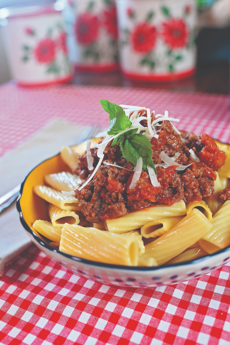 MorrowCooks's tweet photo. This meaty Pasta Alla Ladd recipe from @thepioneerwoman’s latest cookbook, THE PIONEER WOMAN COOKS: THE NEW FRONTIER, has us questioning if turkey should be the focal point of our Thanksgiving table. Check out our latest post for the hearty recipe! https://t.co/hMLiUj7Yze https://t.co/NSgKX4rLCX