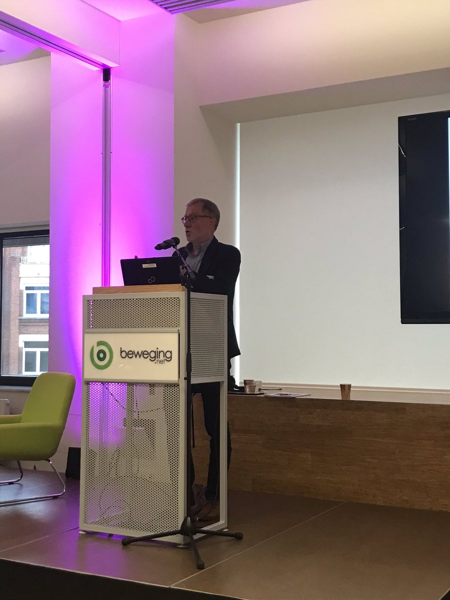 FrancisBenoitku's tweet photo. Elke burger is een inspiratiefabriek.#filipderynck @BewegingNet #iddagen https://t.co/BgXBUZLjWu