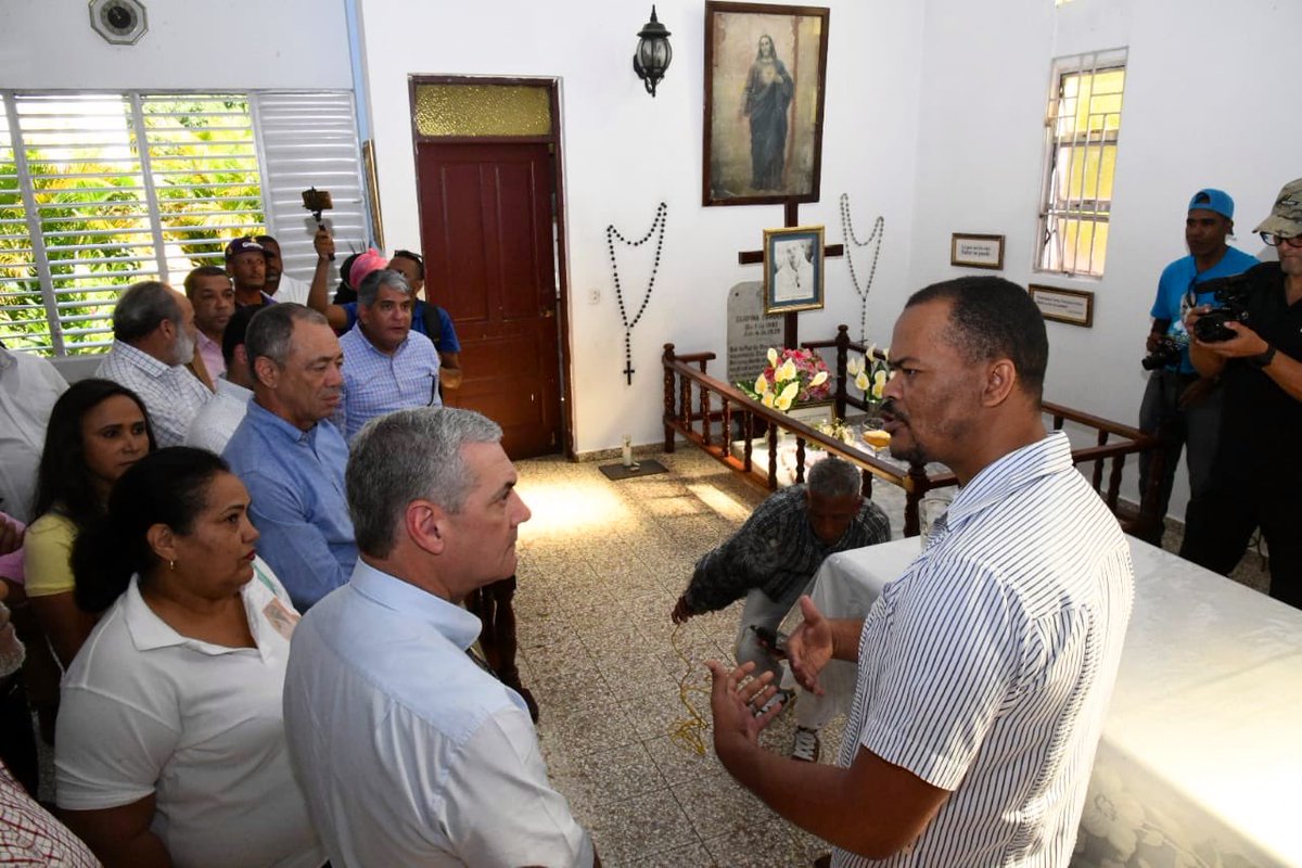MiguelMedinatv's tweet photo. Como hombre de valores y fe cristiana, Gonzalo Castiilo aprovechó su recorrido por la provincia Hato Mayor para visitar la Capilla Señorita Elupina Cordero en el municipio Sabana de la Mar.
@Gonzalo2020RD 
#HatoMayorEsDeGonzalo https://t.co/85SF5ycUwh