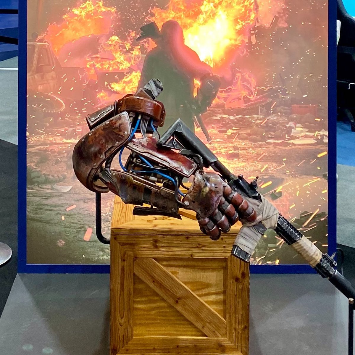 PLAN8Game's tweet photo. Become more than human with exosuits like this one on display at #GSTAR2019.
👉 https://t.co/F5EsWiyguZ
Watch the full #PLAN8 reveal trailer and prepare to gear up.
The end of #PearlAbyssConnect is just the beginning. https://t.co/GMXU7Pa36x