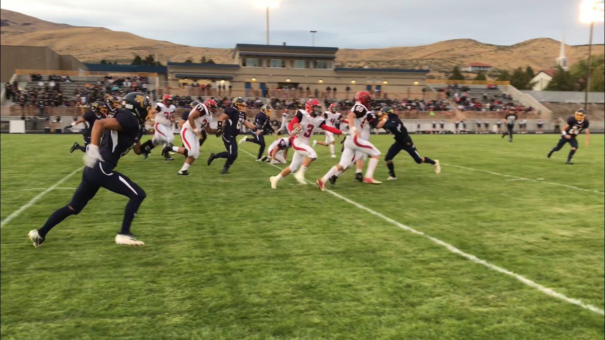 Tyler_st0ne's tweet photo. Sad to say my junior season has come to an end but I am extremely honored and blessed to be chosen as 1st team running back and 1st team safety🙏#deviltillidie👹 https://t.co/rj4EMqr9qr