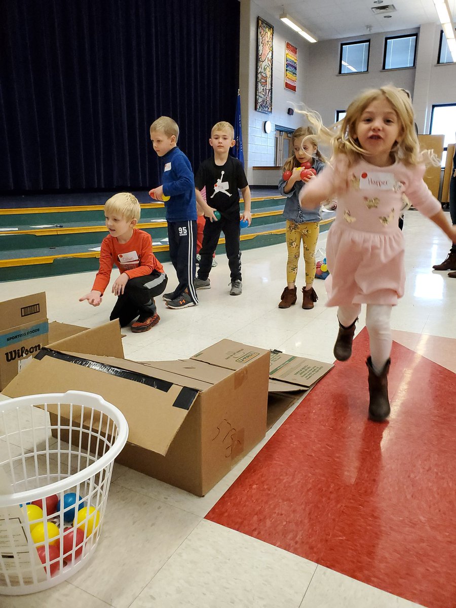 RSDWisconsin's tweet photo. Kindergarten students celebrate Fall Fest with parents creating turkeys, hands print signs, poems and playing pass the pumpkin! #isitreallyfall? https://t.co/hTofJXZllL