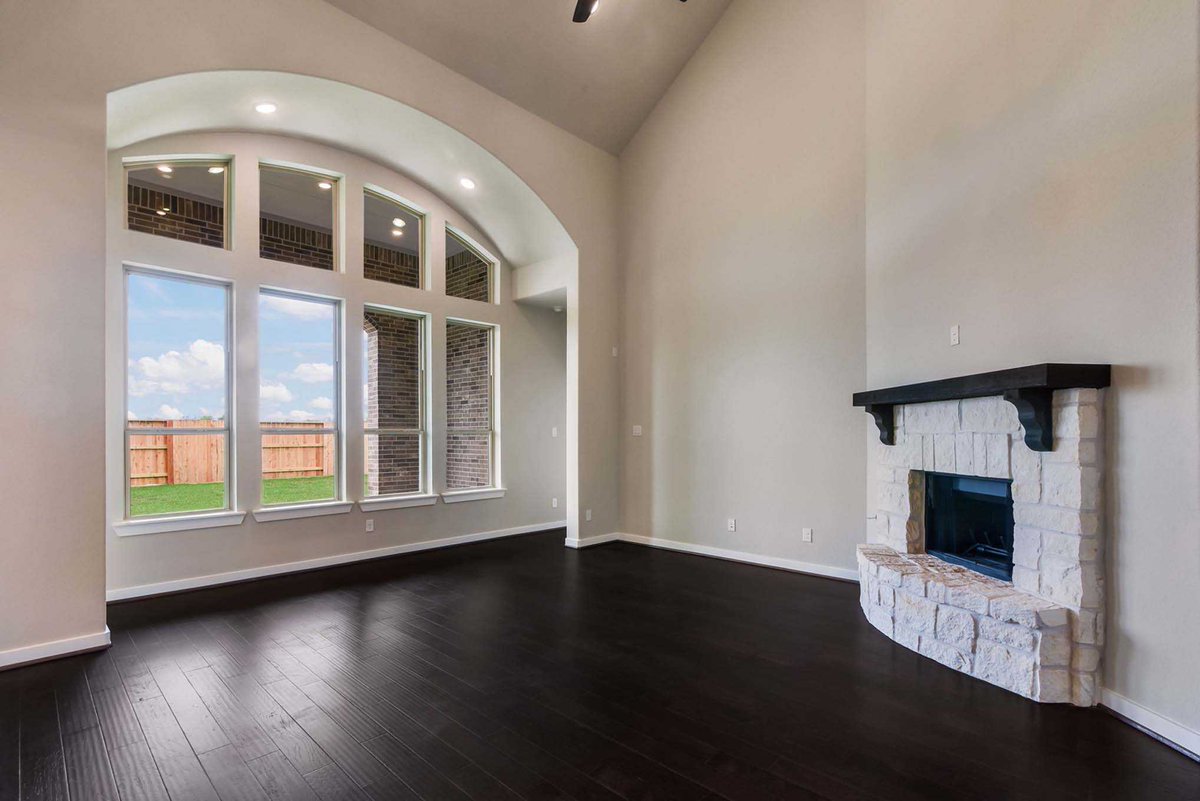 Feature Friday | 3422 Cassini Drive, Iowa Colony, TX 77583 | 5 Beds | 4 Full Baths | 1 Half Bath | 3 Car Garage | 3,827 SQ FT | Plan 208 | bit.ly/2QpbdvU #HighlandHomesTX