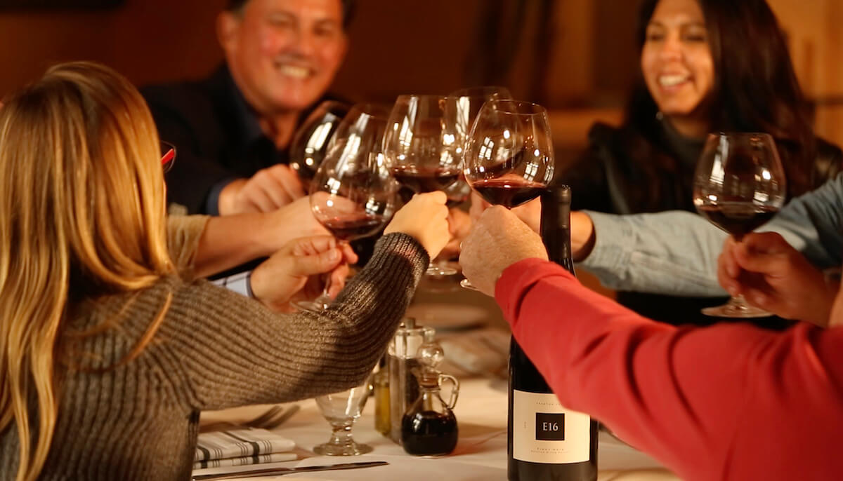 VisitElDorado's tweet image. Put these on your list &amp;gt;&amp;gt; 3 Under-The-Radar Wineries In #ElDoradoCounty That Will Delight You.
ow.ly/niky30pT6V3