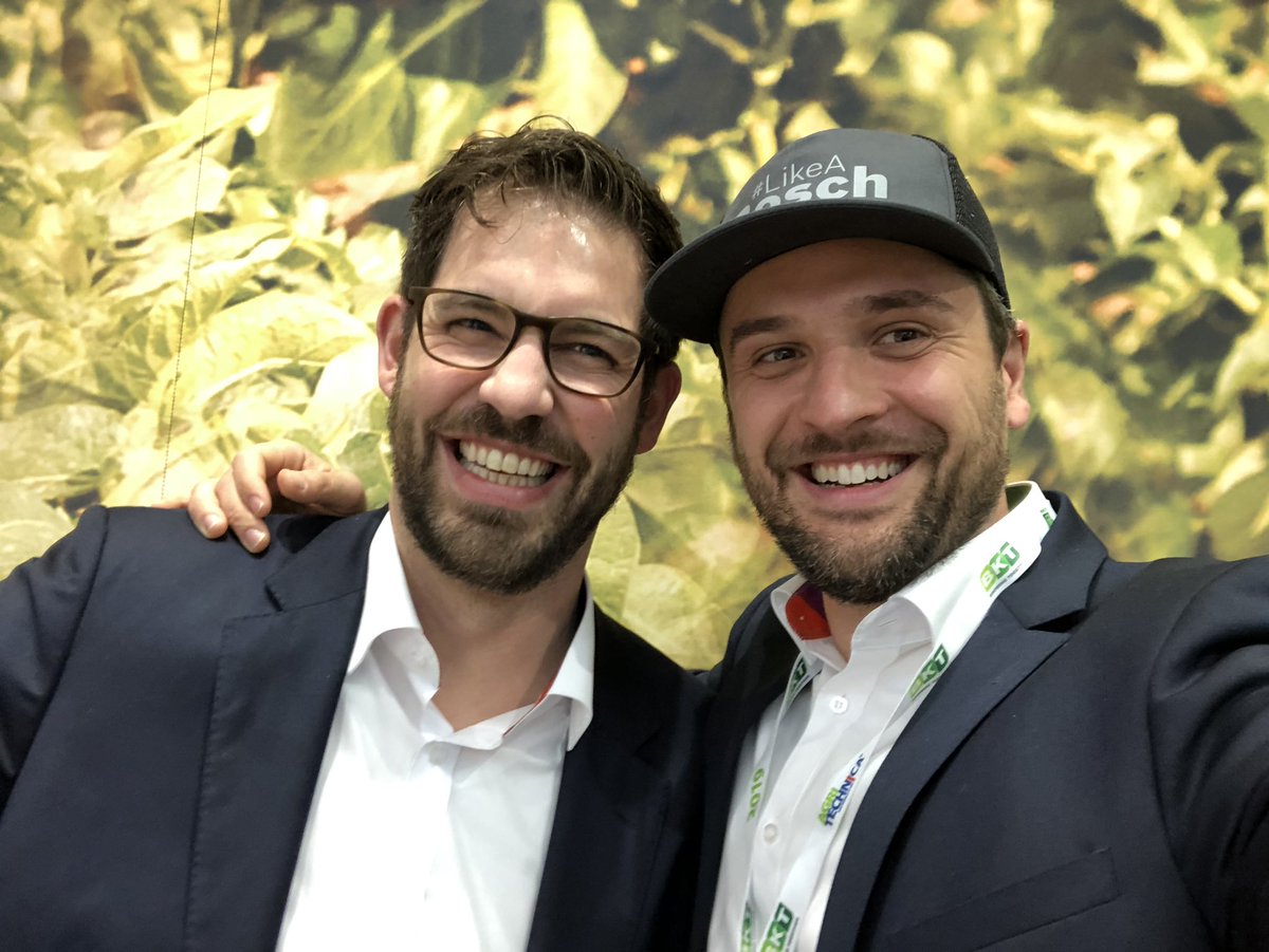 MarkMueller1978's tweet photo. Buddies for life! Agritechnica 2019 with Dr. Simon @Smundor https://t.co/2eDd0Eeham