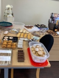 FracinoUK's tweet photo. Raising the fundraising stakes with a cake sale and raffle for @BBCCiN #childreninneed2019 #puttingsomethingback #fracinouk #madeinbritain #fundraising #teamwork https://t.co/gQf4e2bKyy