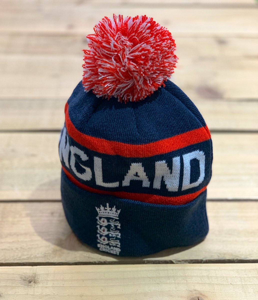 We’ve teamed up with the guys over <a href="/RexClubNews/">Rex Club</a> who are the official headwear suppliers for <a href="/englandcricket/">England Cricket</a> 

Given the cold temperatures are closing in we’re giving away this Bobble hat to keep your ears warm.

Simply RT this message to enter the draw. Winner drawn on 22/11/19.