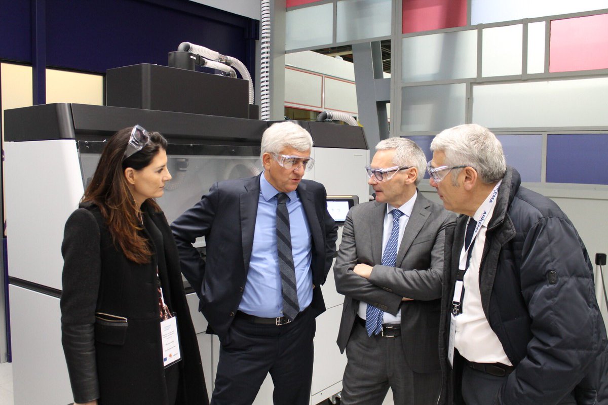 L’#Eure à la pointe de la technologie ! La société <a href="/Arkema_fr/">Arkema France</a> inaugure aujourd’hui son centre mondial d’excellence d’impression 3D à Serquigny en présence de <a href="/AugerSteph/">stephanie auger</a> vice-présidente du Département. Quand on vous dit que l’#Eure est un département moderne 😉