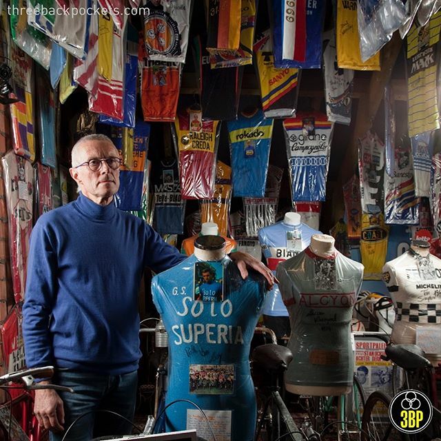 ThreeBackPocket's tweet image. The stuff that dreams are made of...
-
All this will be revealed within part of the 'Collectors' chapter in the next new book, currently in production and ready for pre-order next Summer.
Mark my words, it's going to be a big one!
-
Sales of the first ti… ift.tt/2CIGdz1