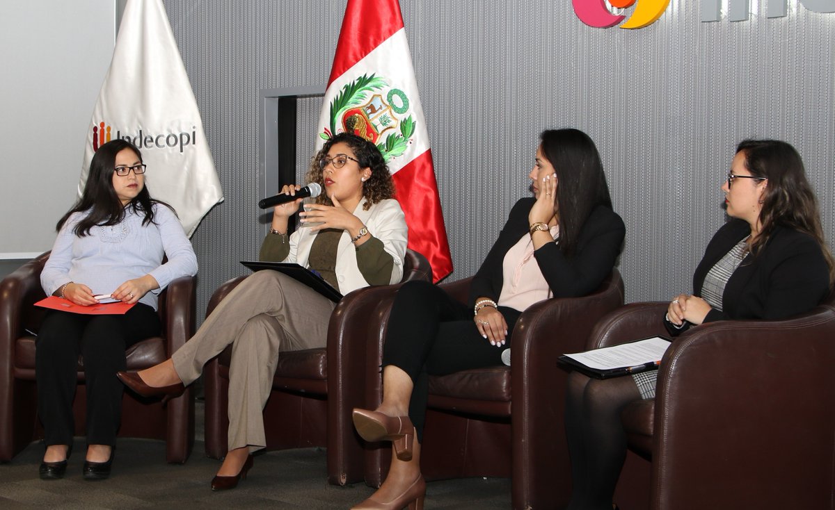 Defensoria_DCA's tweet photo. Compartimos con ustedes lo que se vivió en la Segunda Cumbre de Mujeres en el mundo del Arbitraje y la participación de Andrea Gonzalez, Secretaria Técnica de la @Defensoria_DCA, quien habló sobre los principales temores del sector empresarial para utilizar el #ArbitrajeDeConsumo https://t.co/AtwTVxUat1