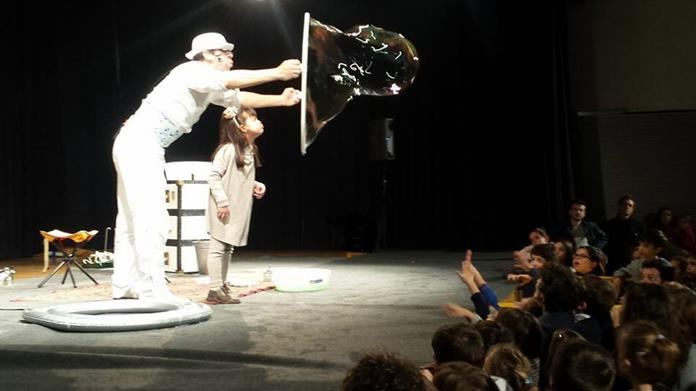 #Domani #domenica 17 #novembre a #VolpagoDelMontello "BELLE BOLLE" #Spettacolo per #bambini e #famiglie
📍Casa del Giovane di #Venegazzù ore 17.00
ℹ️ Ass. Cult. Kyrkos Teatro
☎️ 342 9251595
📧 info@kyrkosteatro.it
🌐 kyrkosteatro.it