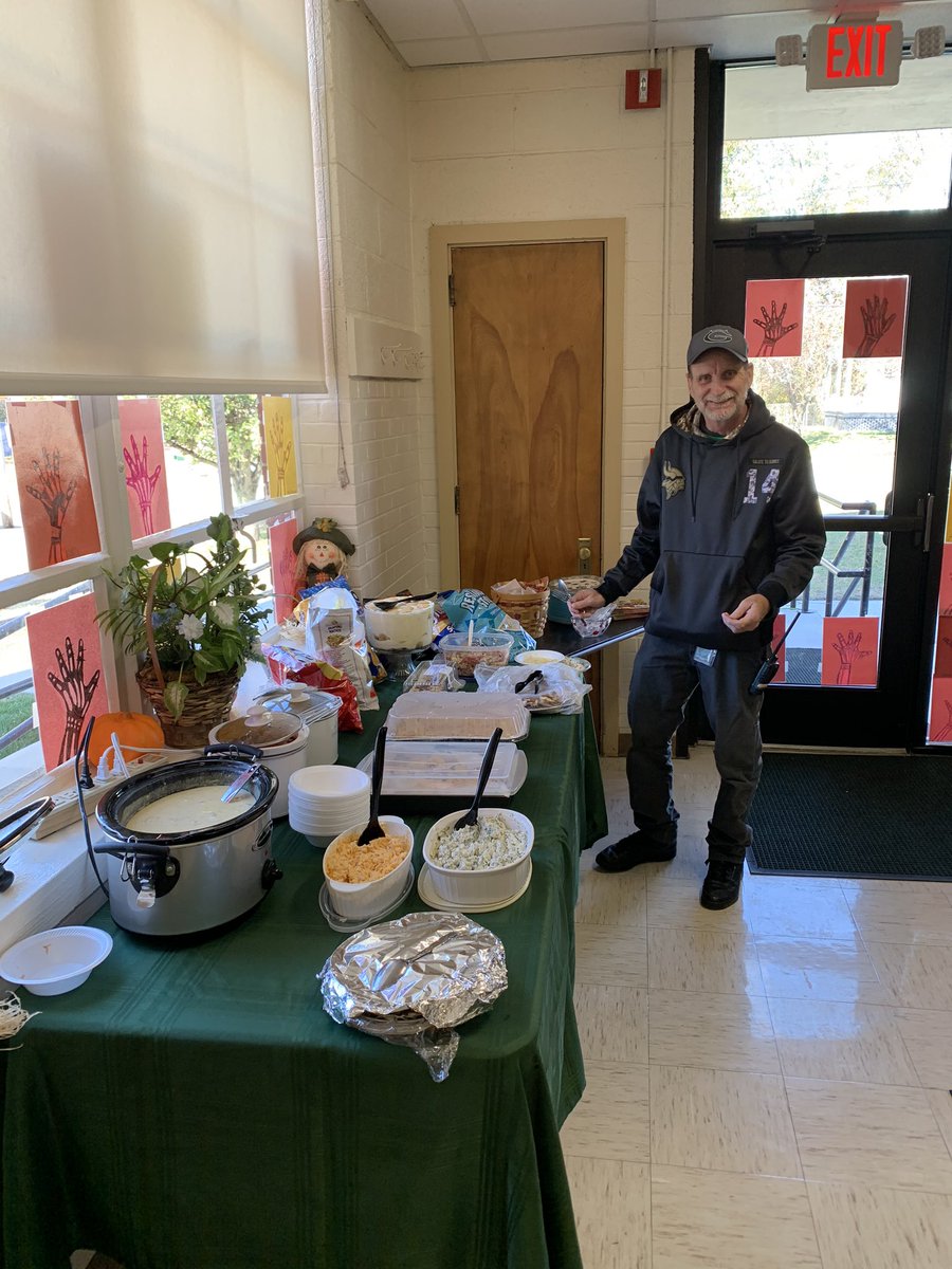 Enjoying some tailgating favorite staff treats! <a href="/HighlandGville/">HighlandElementary</a>