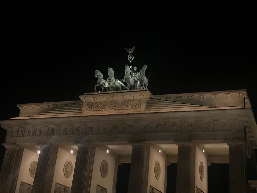 StolnikNatasa's tweet photo. Zwei Tage zu Gast bei d. #DIVKonf19 @ChartaVielfalt mit spannenden Keynotes & Impulsen z. Thema Digitalisierung & New Work. Danke f. interessante Gespräche mit Exper*innen aus Wirtschaft, Gesellschaft, Politik & Wissenschaft #DIV19 #FlaggefürVielfalt #diversityleben @Commerzbank https://t.co/kgB7W1TAuf