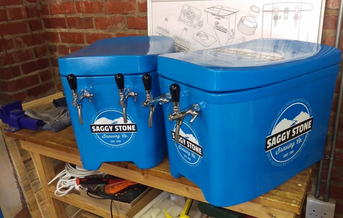 QuickflowT's tweet image. mobile beer pods made by @QuickflowT  for our awesome customers @saggystone. Get your own custom made beer pods made right here in SA! #ProudlySouthAfrican #beer #Innovation #CapeTown #beerontap #noelectricitynoproblem
