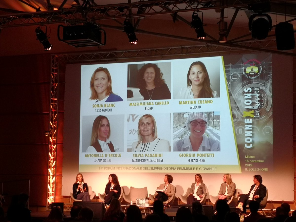 franciungaro's tweet photo. #GammaForum 2019: Antonella #D'#Ercole "Sono i #piccoli #anelli di una #catena che ne determinano la #robustezza" Necessarie le #competenze tecniche ma a fare la differenza sono #passione, #carisma, #determinazione e #creatività.
#PremioGammaDonna @ValComm @GammaDonna_ 🐝 https://t.co/qi2NLNsGx1