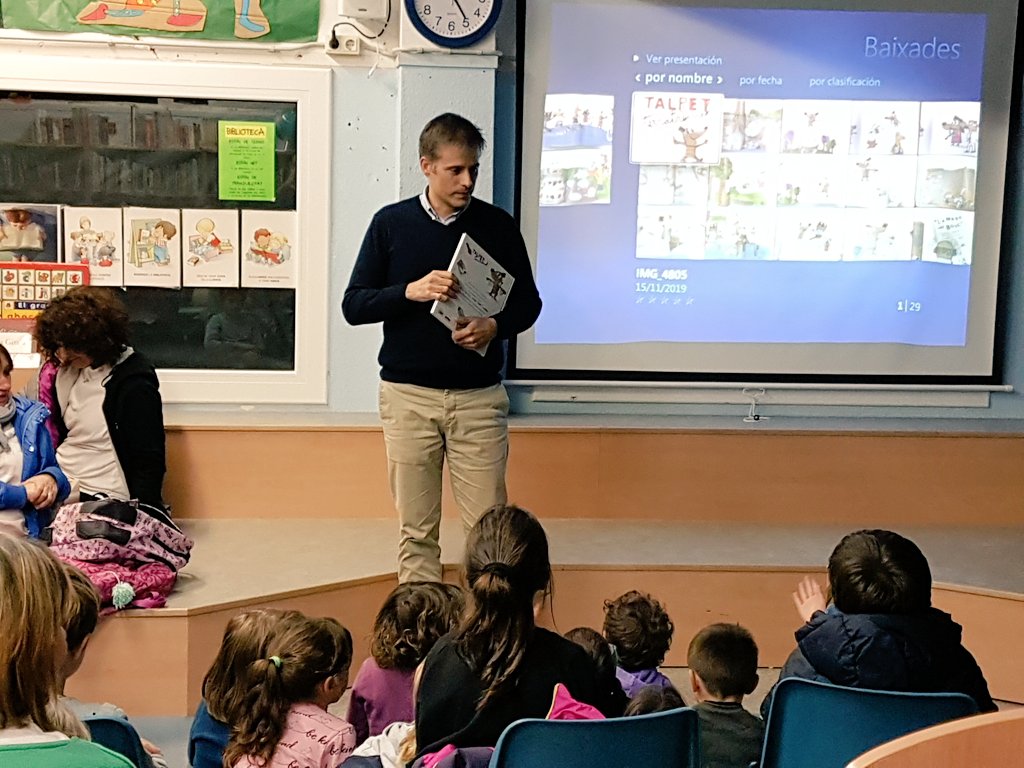 IECastell's tweet image. L'hora del conte amb el Lluc Mercadé! Ens ha explicat el conte "El talpet terratremol".
Quina història més maca!