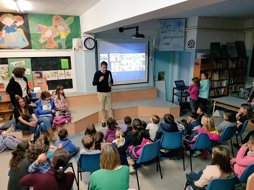 IECastell's tweet image. L'hora del conte amb el Lluc Mercadé! Ens ha explicat el conte "El talpet terratremol".
Quina història més maca!