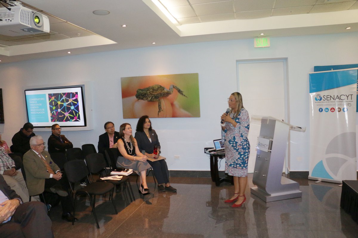 El Dr. Víctor Sánchez, Secretario Nacional y la Dra. Milena Gómez, Secretaria Nacional Adjunta y Directora de Innovación Empresarial de la <a href="/senacyt/">Senacyt Panamá</a> manifestaron el interés de la institución en apoyar estos Conservatorios para la creación de Centros Regionales de Investigación.