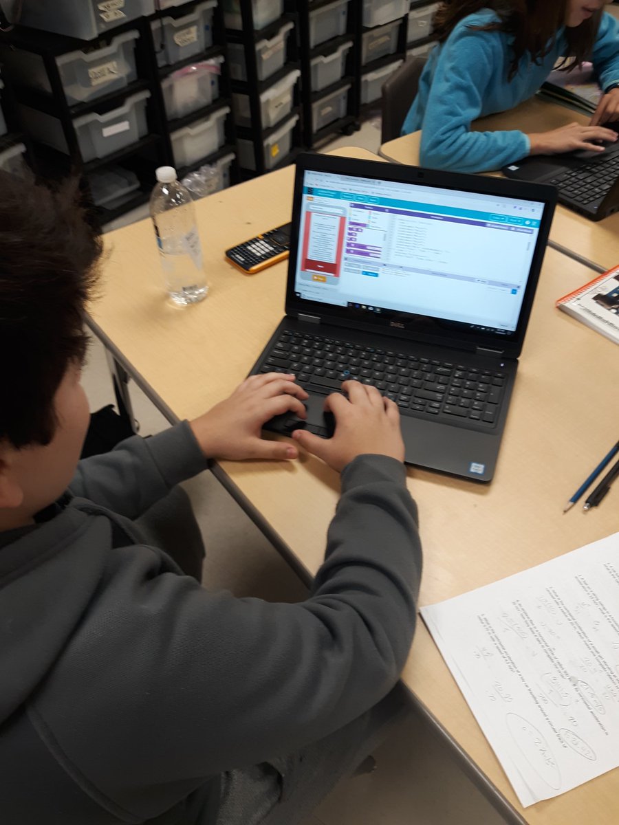 Rodeopalms_sci's tweet image. I was just challenged to a "Wack a Mole" which was coded by Mr. Hanks' class.