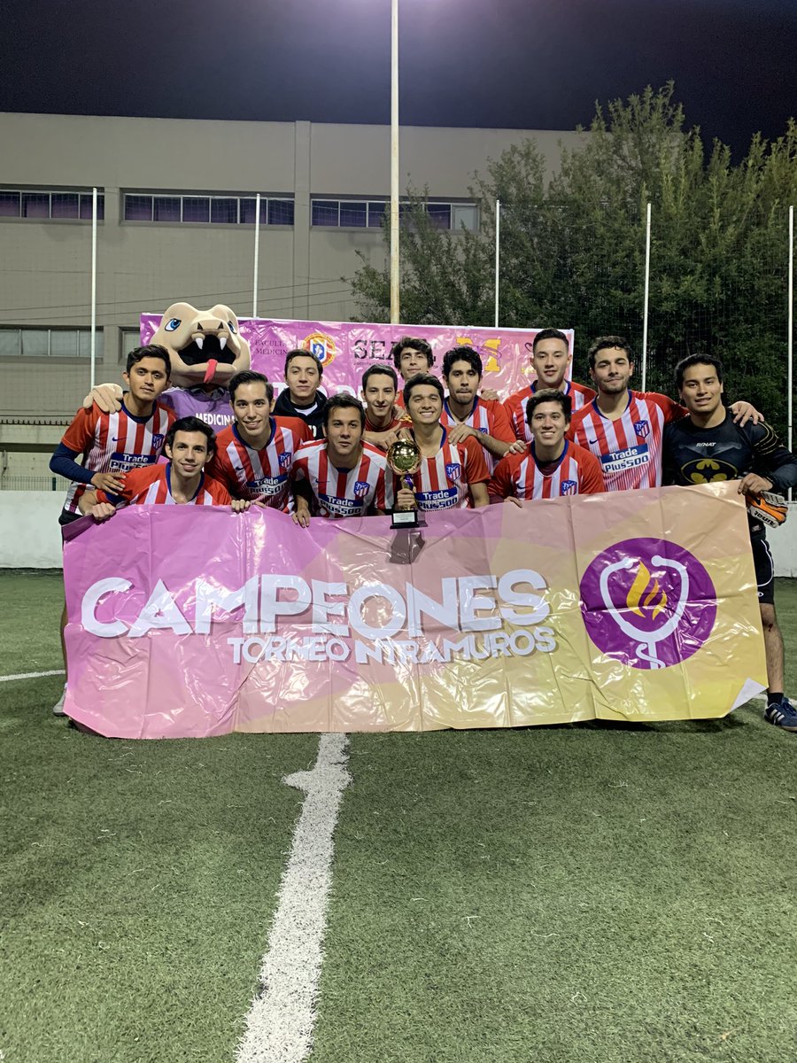 _VodkaJrs's tweet photo. De parte de la directiva no queda más que agradecer a cada uno de los guerreros que dieron todo en la cancha y a nuestros amigos que siempre estuvieron para apoyar al equipo🙌🏻 LA GRAN FAMILIA🍸
-Campeones de Copa Apertura 2019🏆
#MeVerasVolver #YoSoyDelVodka🔴⚽️ https://t.co/6AXjDylXzr