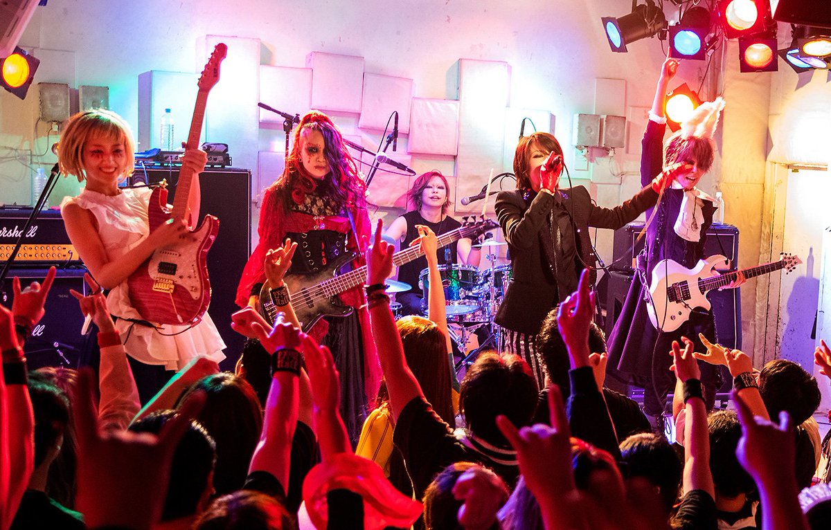 exist†trace - #Halloween Night 2019 (Live Report)

"exist†trace has always been comfortable with dark imagery, and the special #AliceInWonderland theme added just the right touch of theatricality to make the night magical."
j-generation.com/exist-trace-ha…

#existtrace #jrock #girlsrock