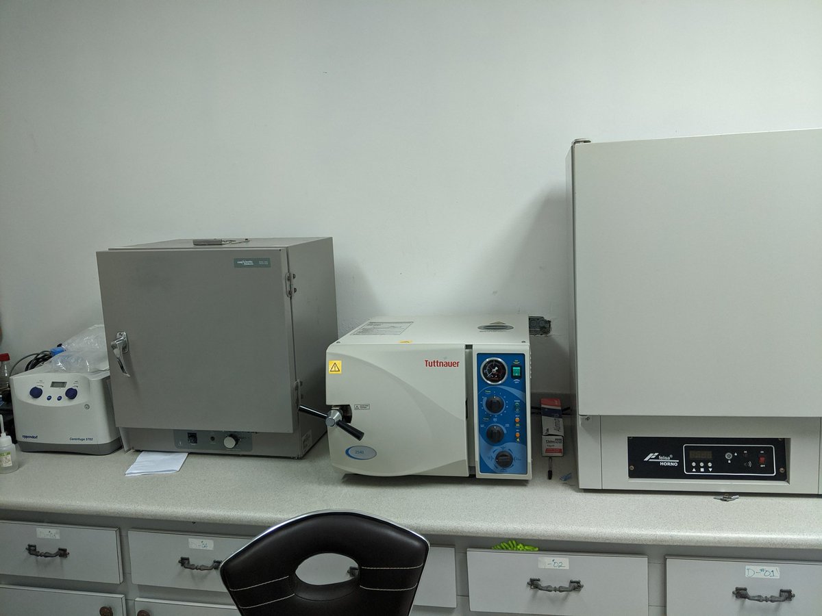 #BZSDG: For those of you out there in TV land (just kidding), here's what a water quality lab (<a href="/CZMAIBelize/">Coastal Zone Management Authority & Institute BZ</a>'s) looks like. Pretty awesome things going on in #Belize 🇧🇿, right? Kudos to CZMAI! #Belizean #science #research