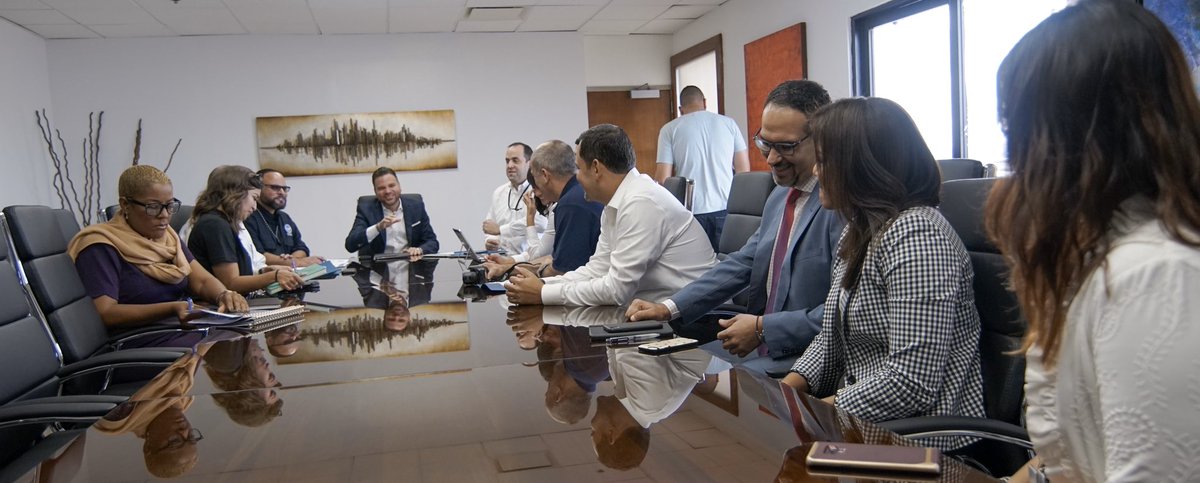 catano's tweet photo. Reunido con Alex Amparo, jefe y coordinador de recuperación de FEMA en Puerto Rico, su equipo de trabajo y con Ottmar Chávez, director ejecutivo de @COR3PR con el fin de centralizar  esfuerzos que permitan procesar la petición y obtención de fondos federales para recuperación. https://t.co/RKcouh5MSc