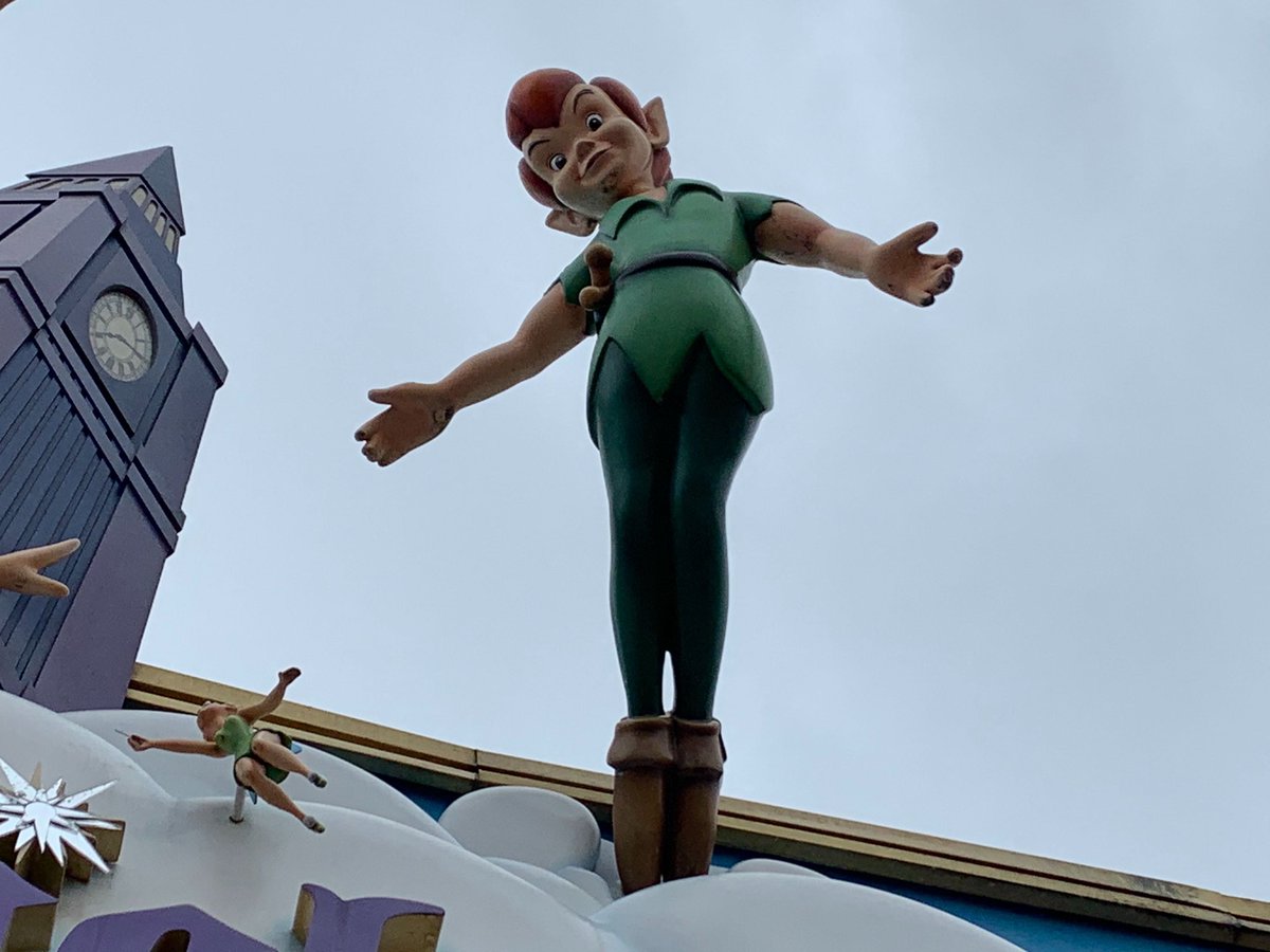 WDWNT's tweet photo. The Peter Pan’s Flight facade characters have seen better days #WDWNTfix https://t.co/VsY68SLIkr