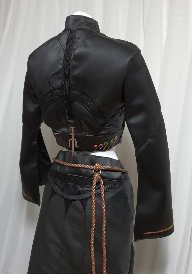 ASASD0130's tweet image. 사이퍼즈 - 티샤 스페셜코스튬💖

코스프레 의상 제작하였습니다.
원작디자인 그대로면서 착용에도 용이하도록 신경 써 작업하였어요
조형작업으로 제작한 장신구들은 은은하게 예쁜 로즈골드 색상입니다

#니오샵 #카므 #코스프레수주샵 #코스프레의상제작 #사이퍼즈코스 #사이퍼즈의상 #티샤스코