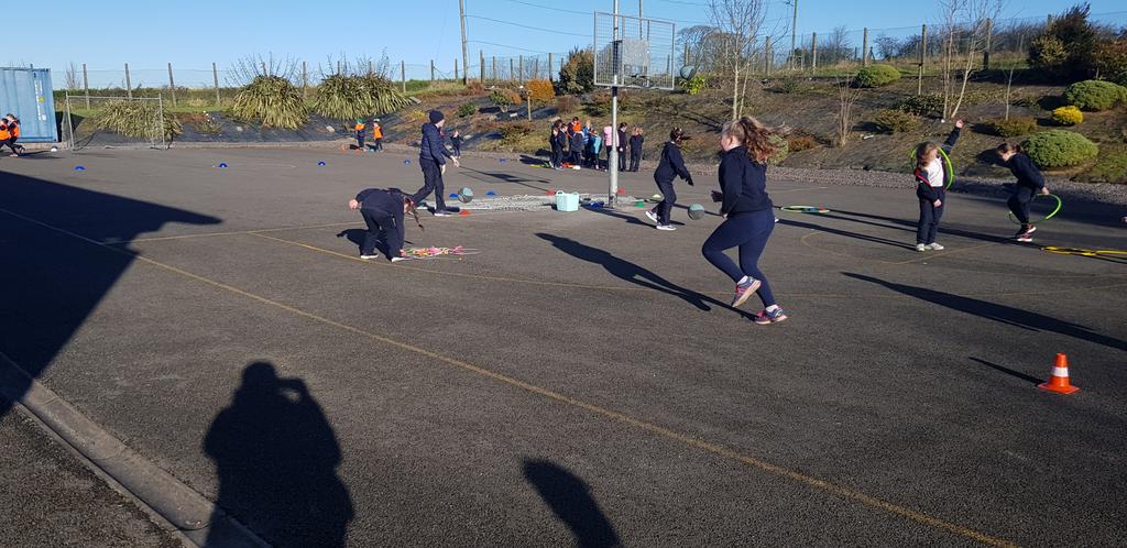 Active yard. We love Fridays. #movewellmoveoften @thedailymile_ie @ActiveFlag @ActiveASAP