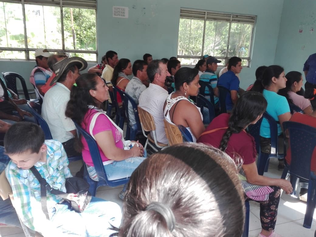 SecEducaCundi's tweet photo. #FelicidadAsuntoDeFormación El Proyecto de Innovación Curricular con Enfoque en Felicidad y Bienestar, llegó a todas las sedes rurales de la IED Luis Carlos Galán de Yacopí, haciendo formación a la comunidad educativa, agradecemos a padres y docentes por su participación y apoyo. https://t.co/XecjEDHL9s