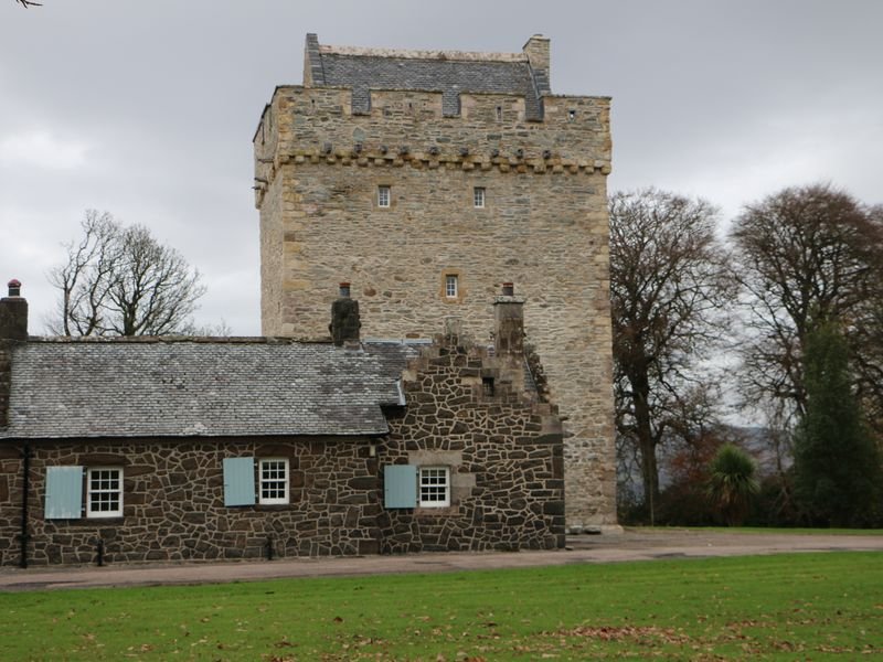 Kames Castle Cottages tweet media