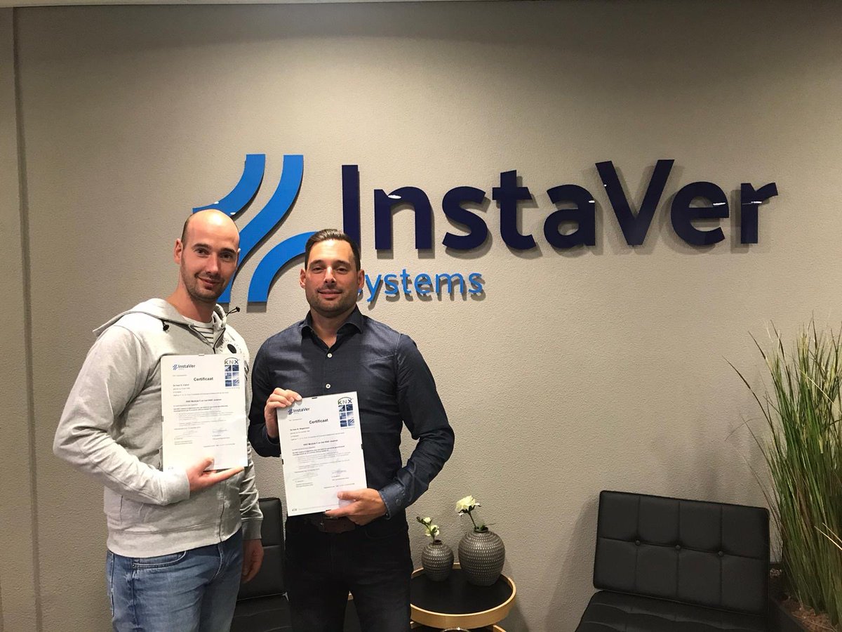 InstaVerSystems's tweet photo. KNX Basiscursus !  Cursisten linker foto 3 daagse Module A gevolgd en op de rechter foto hebben de volledige cursus Module C gevolgd en zijn KNX Partner. Interesse ? Kijk op https://t.co/PviJjB6XuG mail mvdzon@instaver.nl of 0252 62 6633
#KNX #KNXPartner #basiscursus https://t.co/wjJM4FbC8g