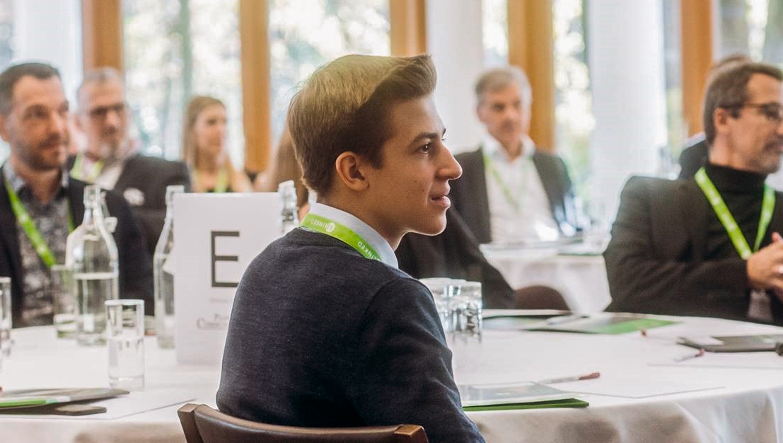 Freebie_box's tweet image. gespannt zuhören 🤩 am Belinked Business Networks Event. Genießt das Wochenende ☺️✌️ #belinked #event #freebiebox #moritzlechner #weekend