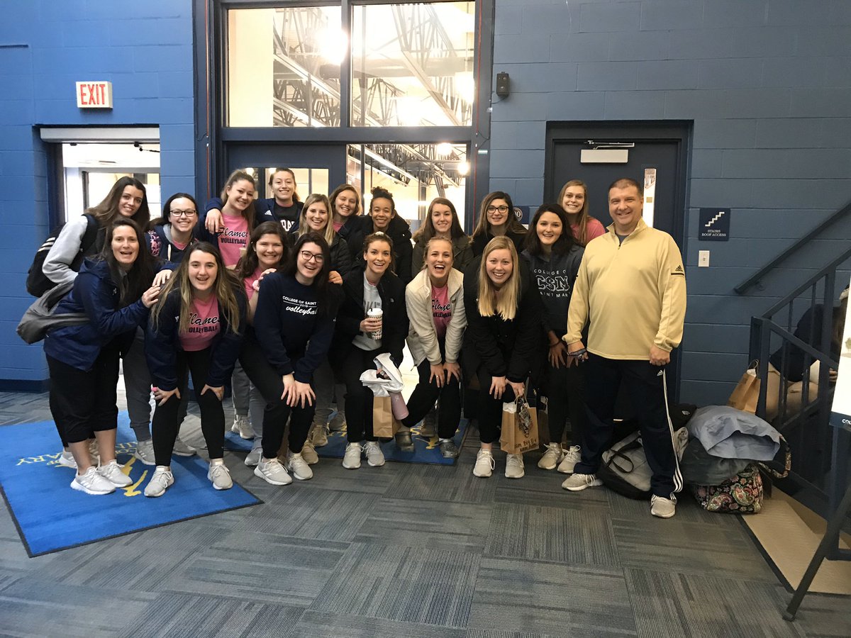CSM_Omaha's tweet photo. And they’re off!! Safe travels @CSM_Flames Volleyball! https://t.co/xbN779BlrV