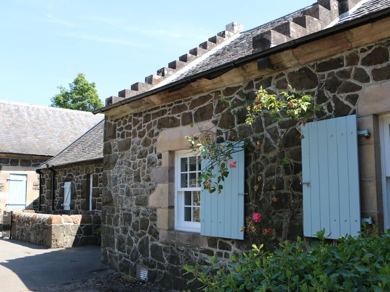 Kames Castle Cottages tweet media