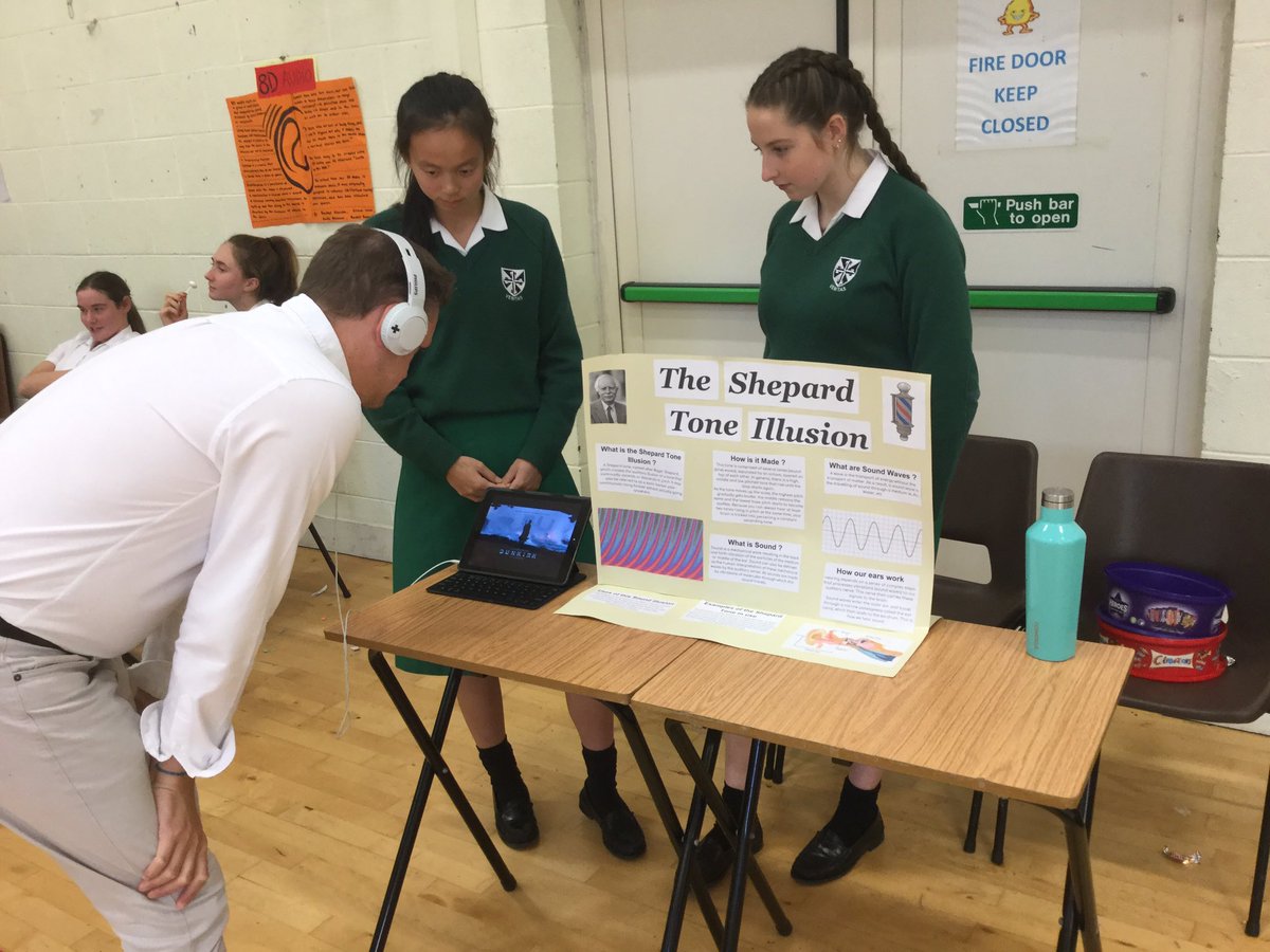 MuckrossCollege's tweet image. A wonderful way to finish off a very successful #ScienceWeek2019 in @MuckrossCollege with our TY Science Fair. Well done to each and every one of you 🤩
#scienceisfun #STEM #believeinscience #climatechange